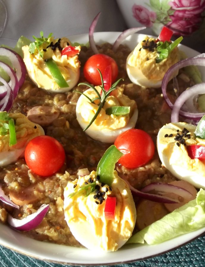 Lencse saláta – Sonkával, virslivel, töltött tojással